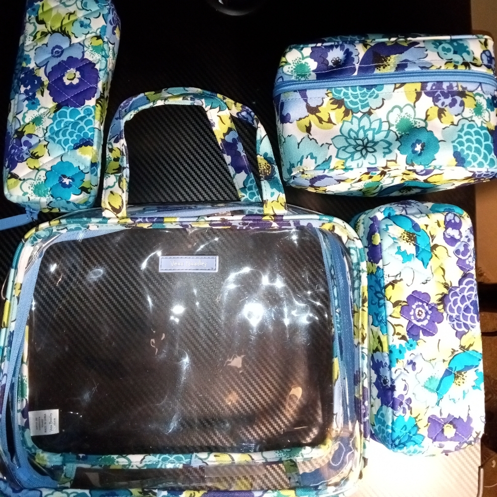 NWOT Vera Bradley Blue Floral Cosmetic Bag Set